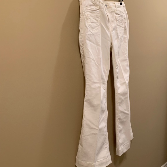 VINTAGE WHITE FLARE JEANS - SIZE 27 (4) - Picture 7 of 8